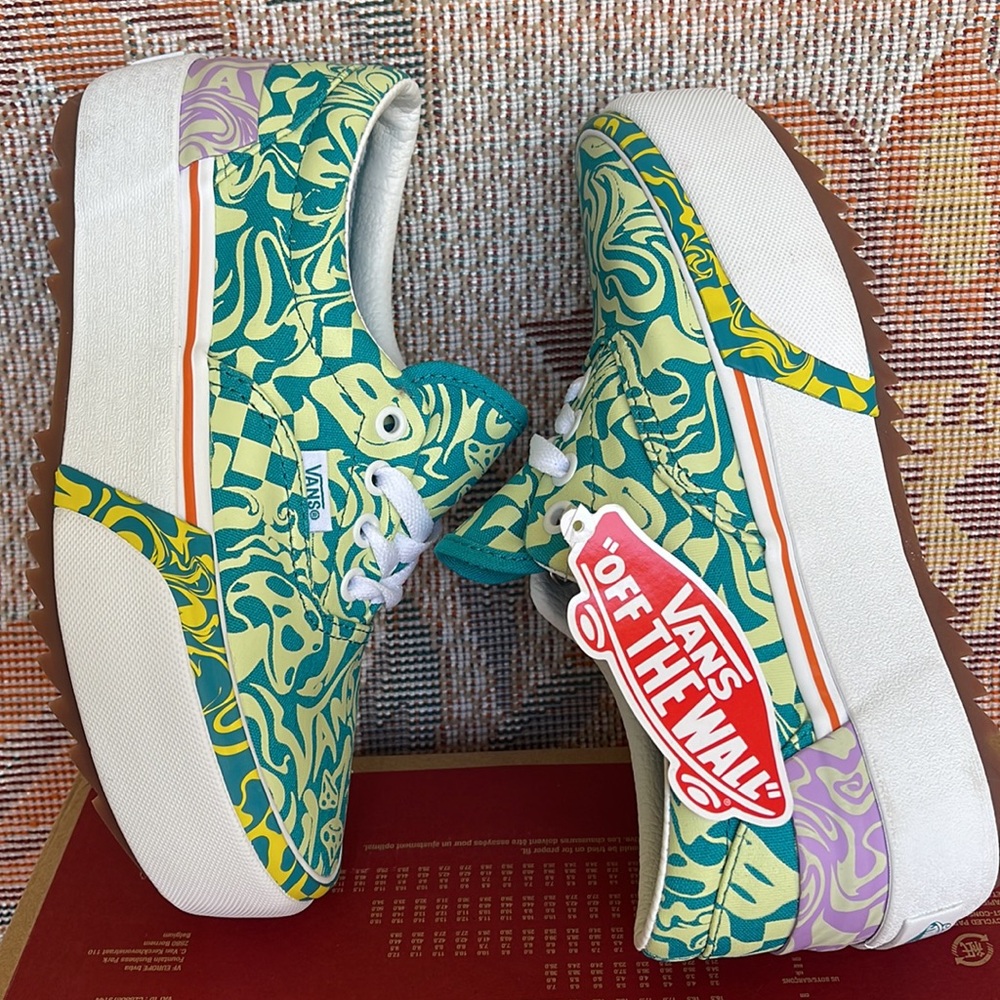 Vans Era Stacked
Wavy Daze Tile Blue
VNOA4BTOCES
WMNS Platforms - sneakers - Picture 12 of 16